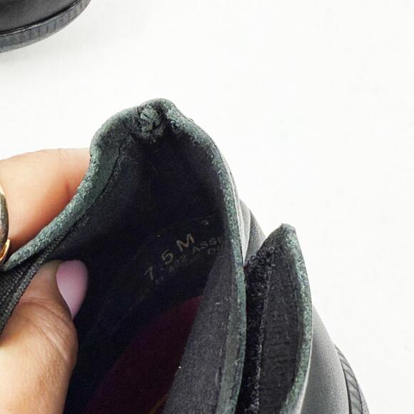 Munro Womens Scout Booties Size 7.5M Black Slip On Water Resistant NWOB - Picture 9 of 9